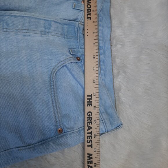 Levi's 501 Man's Blue Light Wash Straight Legs Fly Buttons Denim Jeans W30/L32 - Picture 5 of 11